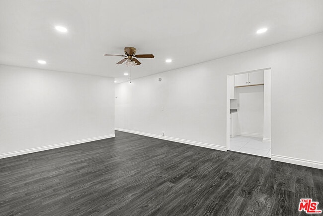 1170 N Bronson Ave in Los Angeles, CA - Building Photo - Building Photo