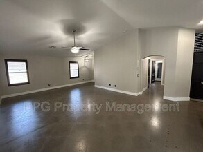 13932 W Mauna Loa Ln in Surprise, AZ - Building Photo - Building Photo