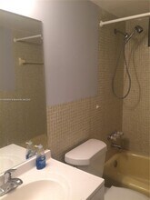 2859 Leonard Dr, Unit 610 in Aventura, FL - Building Photo - Building Photo