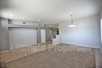 8010 W Yukon Dr in Peoria, AZ - Building Photo - Building Photo