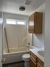 3402 Zephyr Rd, Unit D in Killeen, TX - Foto de edificio - Building Photo