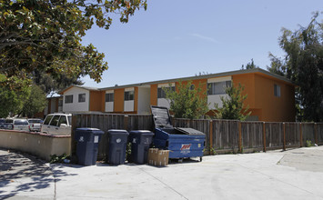 3714 Lincoln Ct in Fremont, CA - Foto de edificio - Building Photo