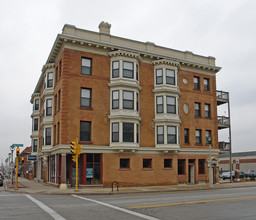 Ernst Place Apartments in Milwaukee, WI - Building Photo - Building Photo