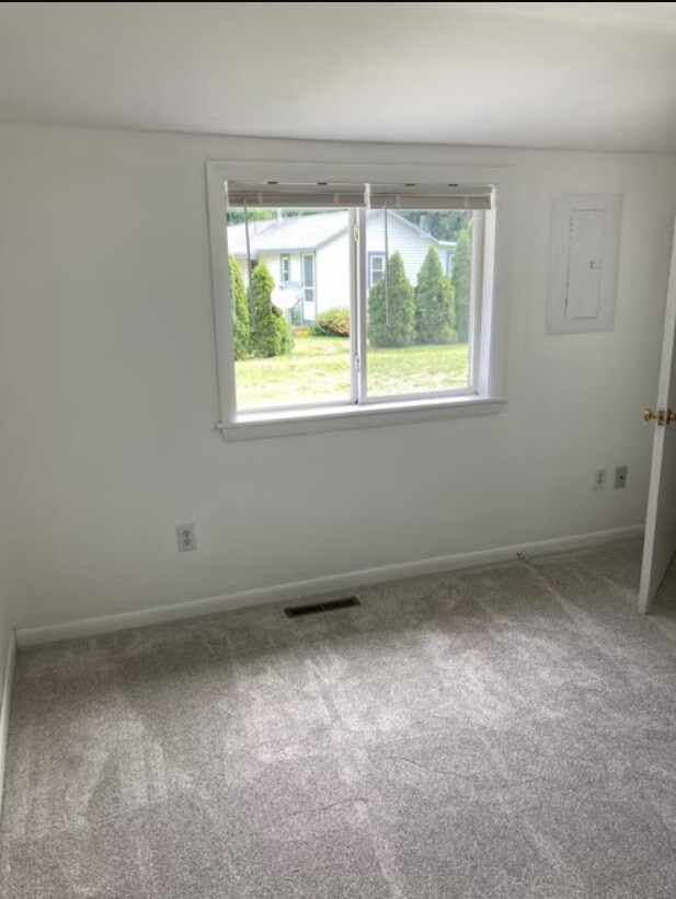 8 Regency Dr, Unit UnitB in Bourne, MA - Foto de edificio - Building Photo