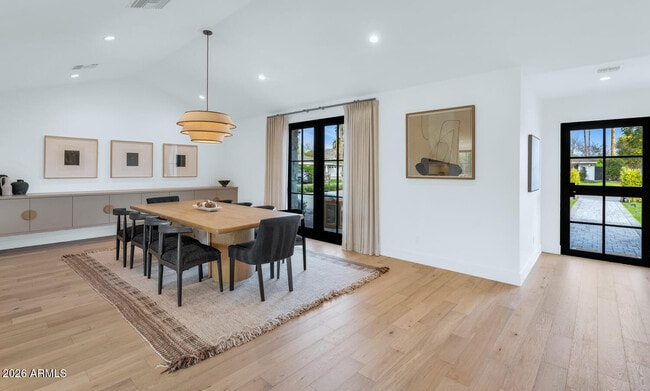 6039 E Calle Camelia in Scottsdale, AZ - Building Photo - Building Photo