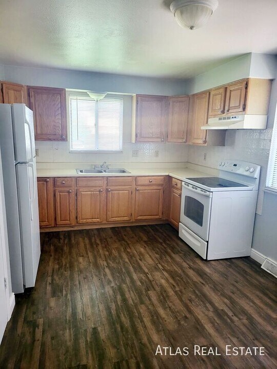 16658 E 13th Ave in Aurora, CO - Building Photo