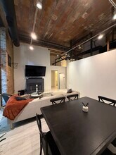222 S Racine Ave, Unit 207 in Chicago, IL - Building Photo - Building Photo