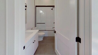 24 Highgate St, Unit 101 in Boston, MA - Foto de edificio - Building Photo