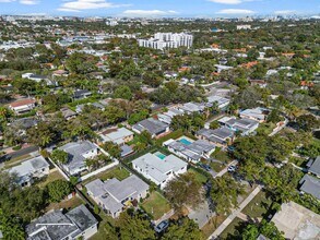 5841 SW 13th St in West Miami, FL - Building Photo - Building Photo