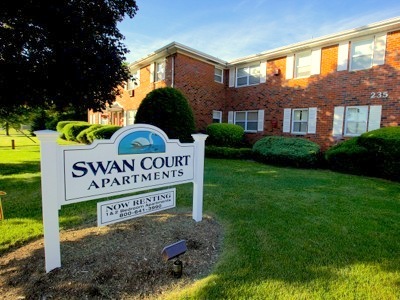 Swan Court Apartments in Rochelle Park, NJ - Building Photo