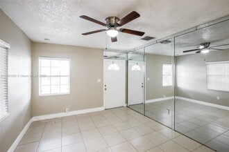 16200 NW 17th Pl in Opa Locka, FL - Building Photo - Building Photo