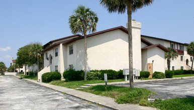 Oceans Edge Condominiums in Jacksonville Beach, FL - Building Photo - Building Photo