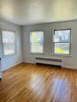 294 West Post Road, Unit 1 in White Plains, NY - Building Photo