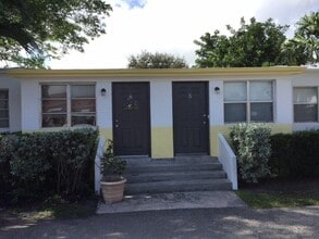 2312-14 Fillmore St in Hollywood, FL - Building Photo - Interior Photo