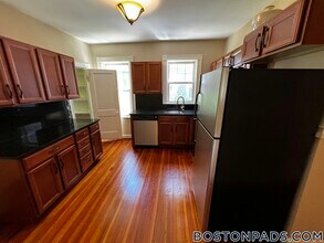 11 Fairfield St in Watertown, MA - Building Photo - Building Photo