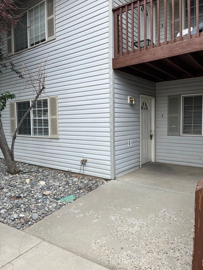 property at 1107 E Carolina Ave