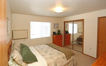 Metro Center Apartments in Schofield, WI - Building Photo - Interior Photo