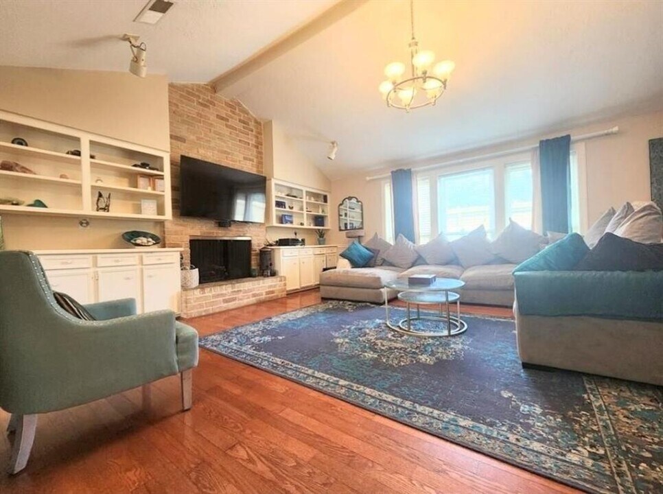 11303 Olympia Dr in Houston, TX - Building Photo