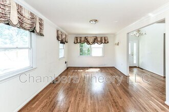 1314 19th St S in Arlington, VA - Foto de edificio - Building Photo
