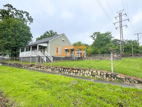 16 N YMCA St in Greenville, SC - Building Photo - Building Photo