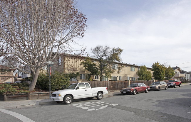 1051 2nd St in Monterey, CA - Foto de edificio - Building Photo