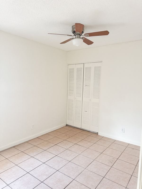 5944 NW 21st St in Lauderhill, FL - Building Photo - Building Photo