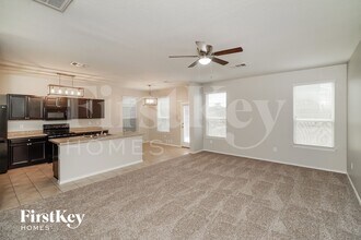 1013 DUMFRIES Dr, Unit AUCPQH in Seguin, TX - Building Photo - Building Photo