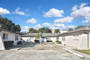 218 SE 16th Pl in Cape Coral, FL - Building Photo