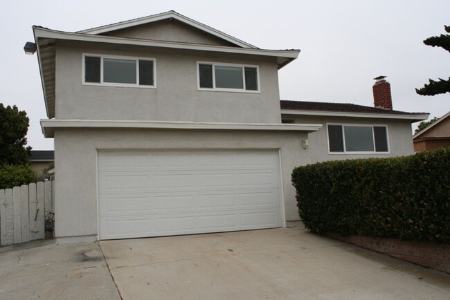 3570 Trieste Dr in Carlsbad, CA - Building Photo - Building Photo