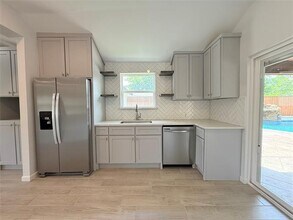 2609 W Rochelle Rd in Irving, TX - Building Photo - Building Photo