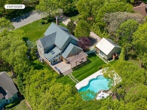 20 Cove Neck Ln in Southampton, NY - Building Photo - Building Photo