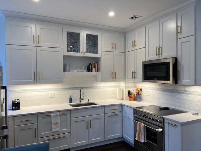 82 Chestnut St, Unit 23