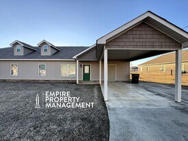 216 Fern Bank Dr in Hazel Green, AL - Building Photo