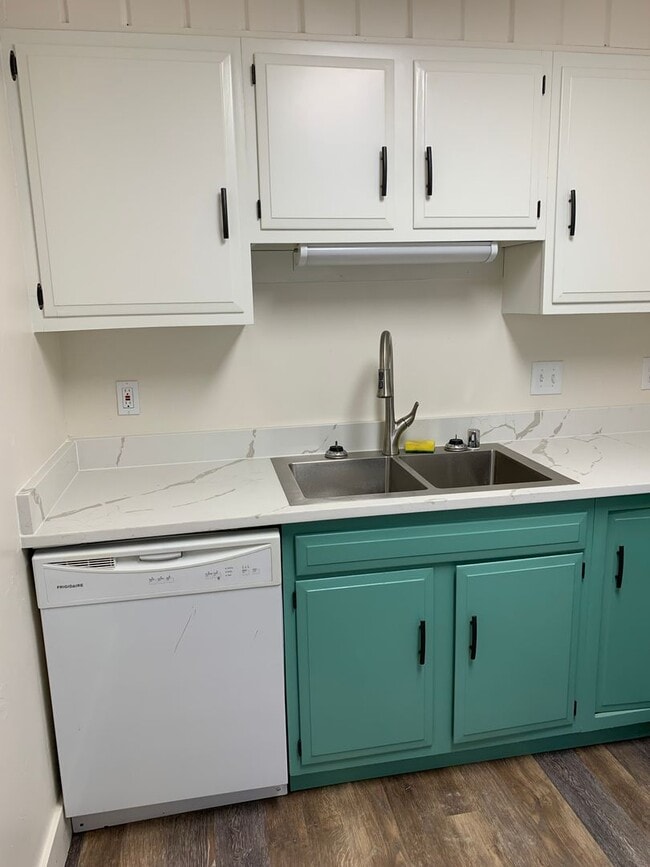 6335 E 31st Ave in Anchorage, AK - Building Photo - Building Photo