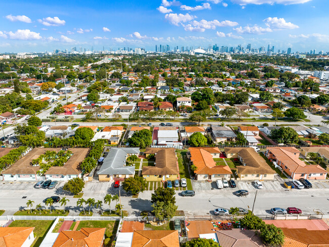 1001 NW 36th Ave in Miami, FL - Building Photo - Building Photo