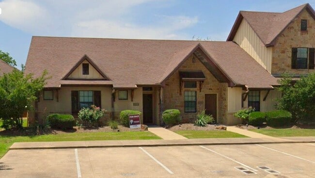 property at 3331 Lieutenant Ave