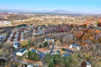 Mount Pleasant Villas in Roanoke, VA - Foto de edificio - Building Photo