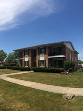 Venoy Garden Apartments in Garden City, MI - Building Photo - Building Photo