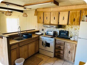 37575 Shadybrook Ln in Squaw Valley, CA - Foto de edificio - Building Photo