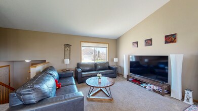 5369 Ridgeview Dr NW in Rochester, MN - Building Photo - Building Photo