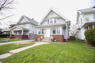 2122 Airport Hwy in Toledo, OH - Building Photo