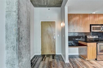 923 Peachtree St NE in Atlanta, GA - Building Photo - Building Photo