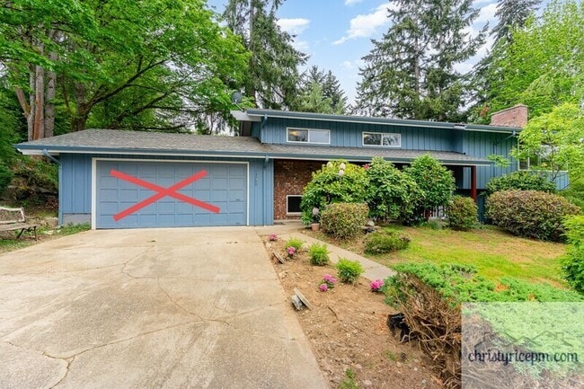 13709 SE 23rd St in Bellevue, WA - Building Photo - Building Photo