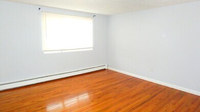 11 Woodcrest Ct in Weymouth, MA - Building Photo - Building Photo