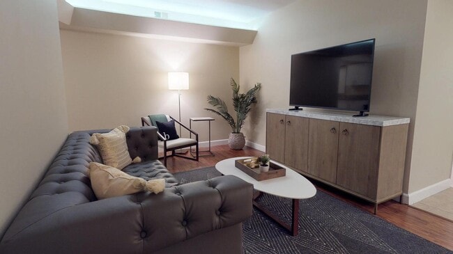 6121 Saturn St in Los Angeles, CA - Building Photo - Building Photo