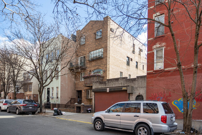 146 Lynch St in Brooklyn, NY - Building Photo - Building Photo