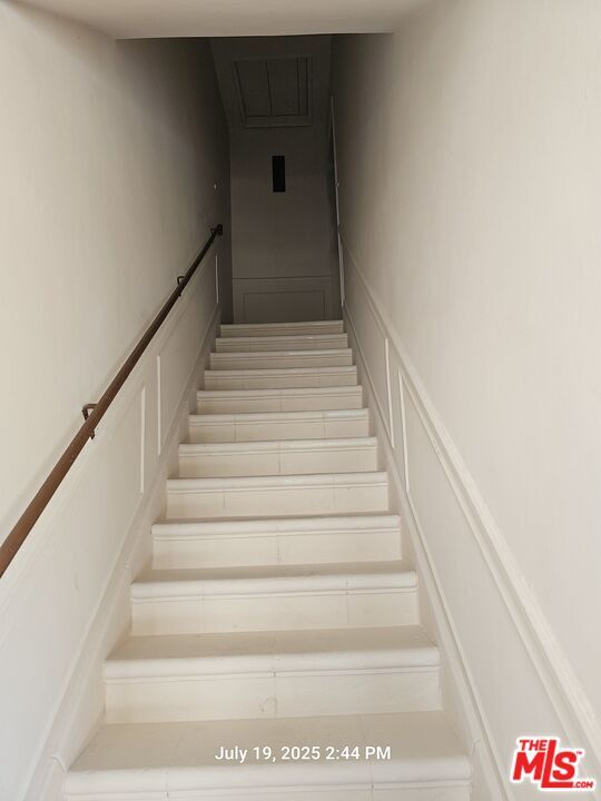 5472 Edgewood Pl in Los Angeles, CA - Building Photo - Building Photo