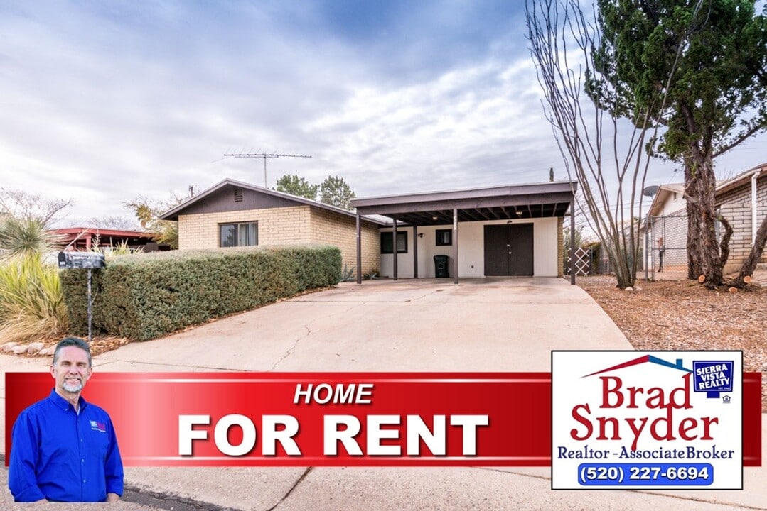 3000 E Wilcox Dr in Sierra Vista, AZ - Building Photo