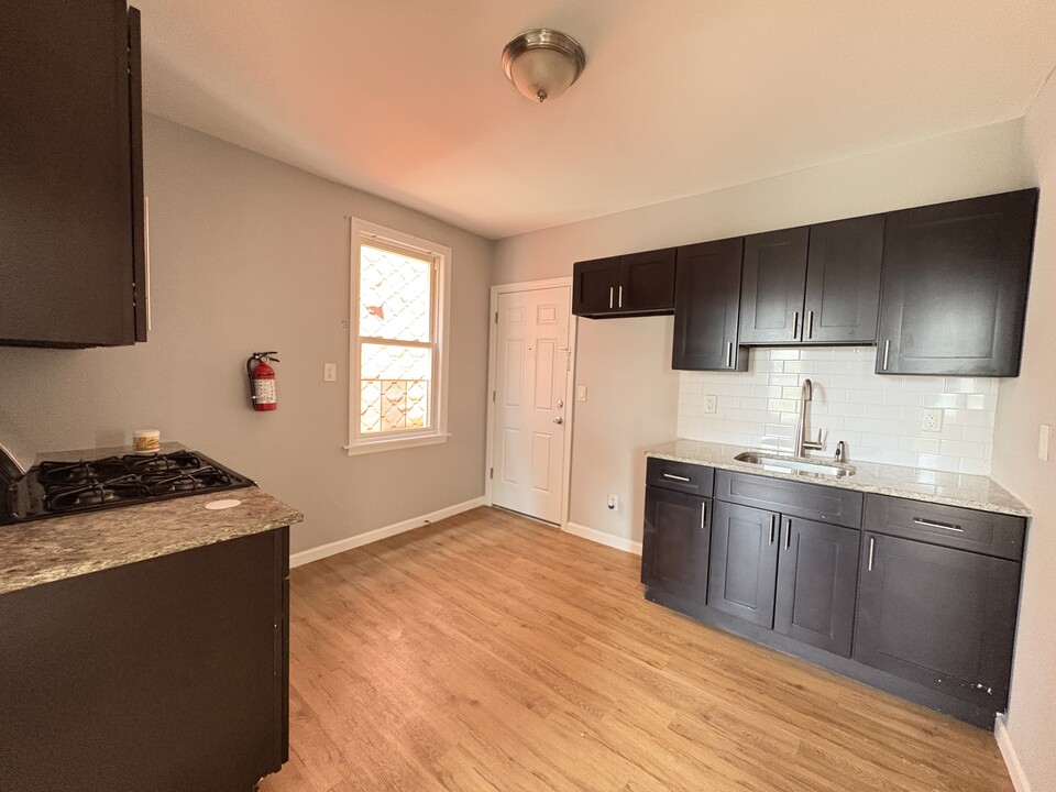 147 Inslee Pl, Unit 3R in Elizabeth, NJ - Building Photo