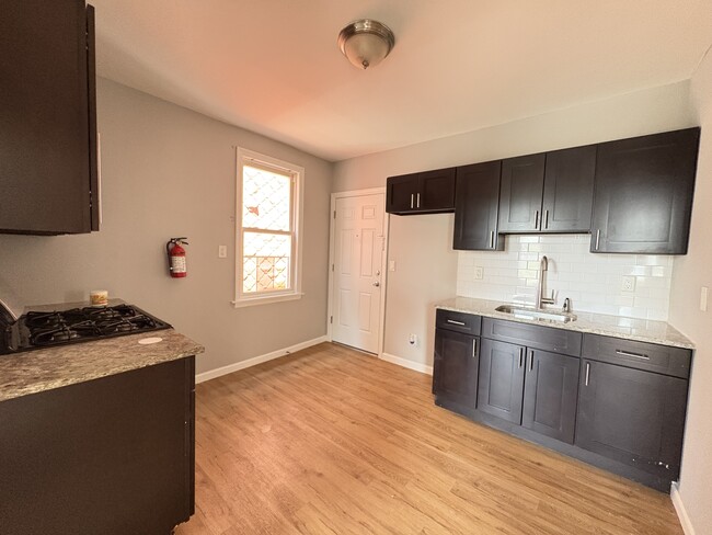 147 Inslee Pl, Unit 3R